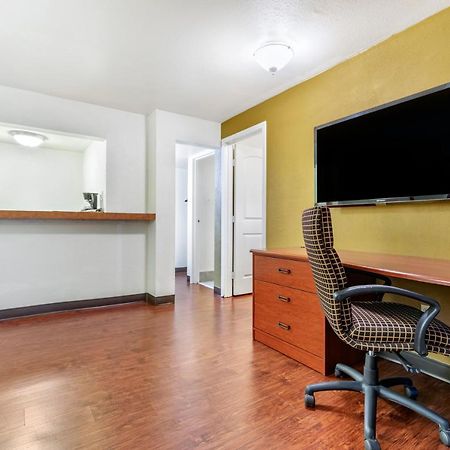 Rose City Inn & Suites Tyler Extérieur photo