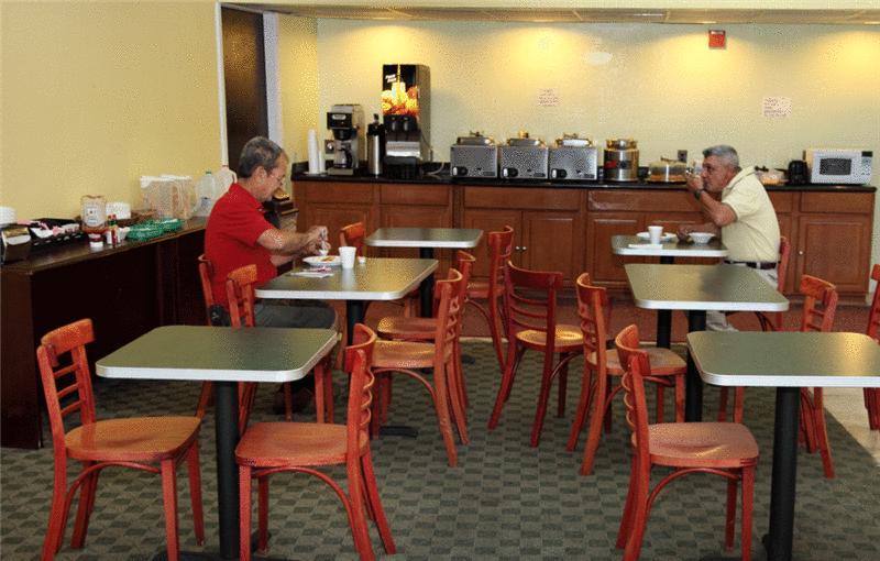 Rose City Inn & Suites Tyler Extérieur photo