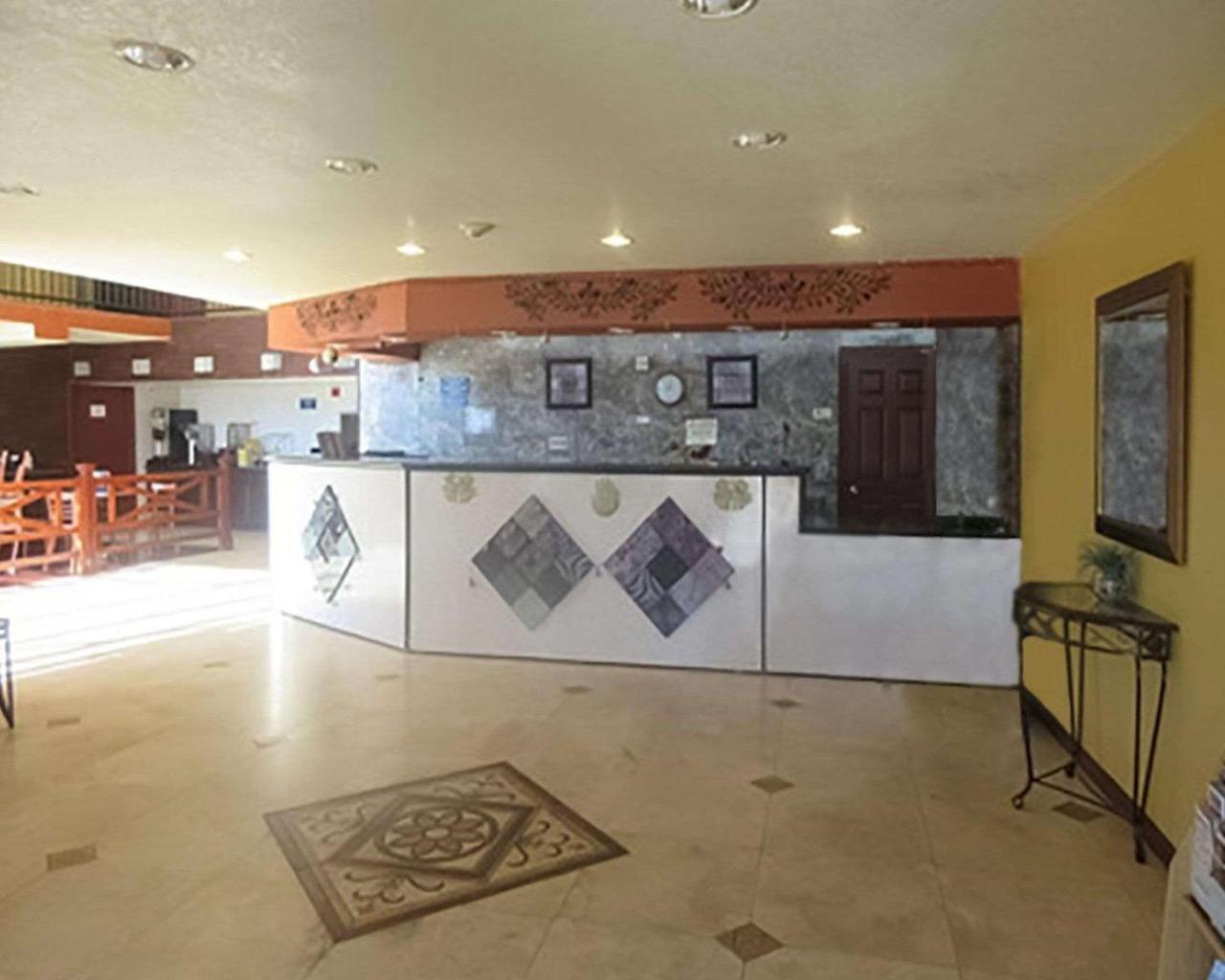 Rose City Inn & Suites Tyler Extérieur photo
