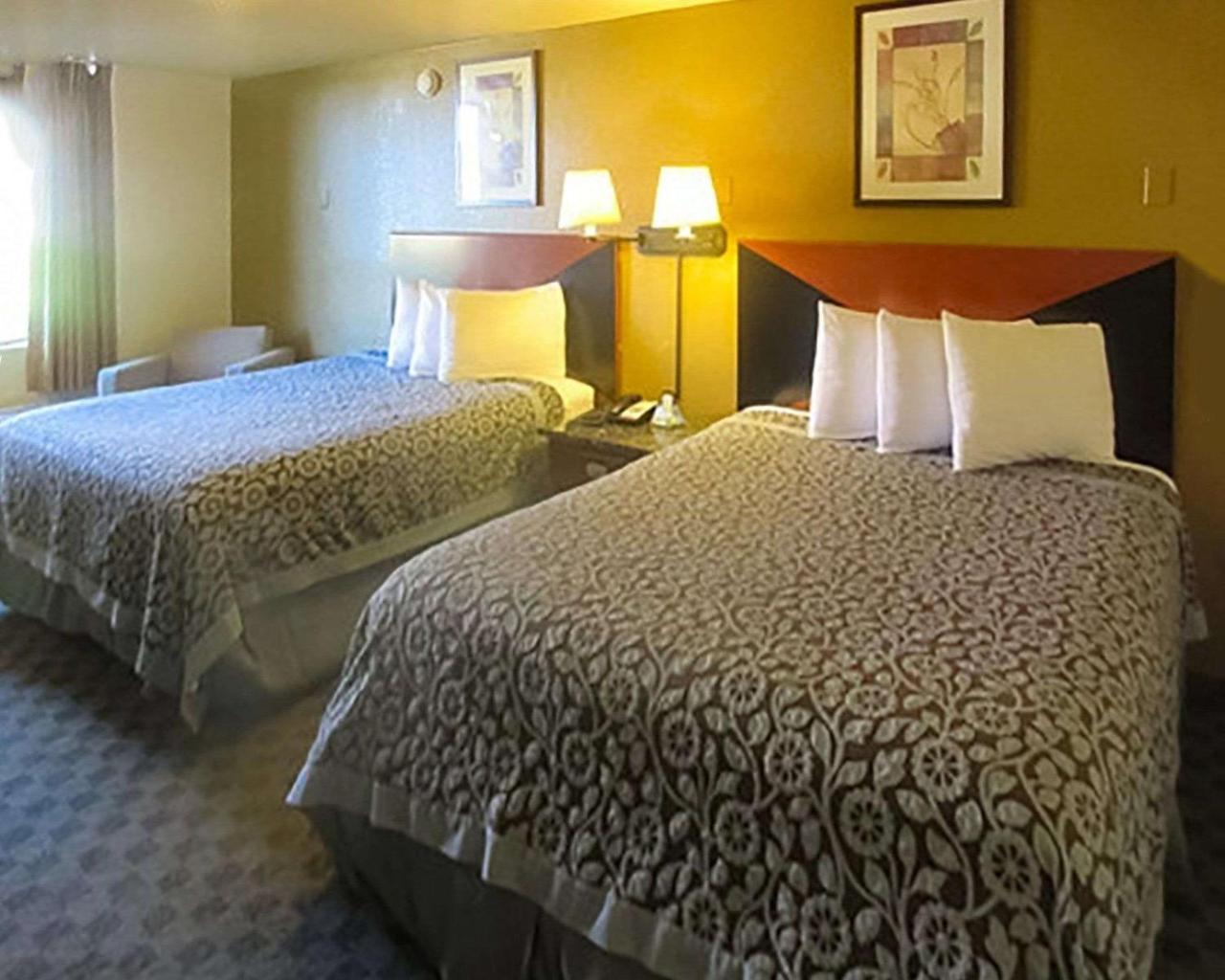 Rose City Inn & Suites Tyler Extérieur photo