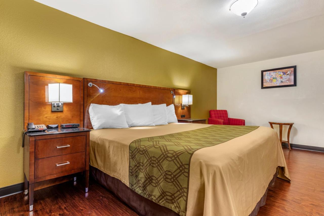 Rose City Inn & Suites Tyler Extérieur photo