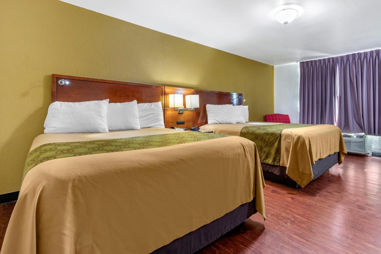 Rose City Inn & Suites Tyler Extérieur photo