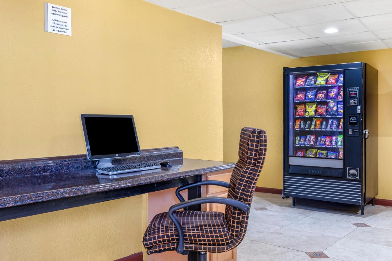Rose City Inn & Suites Tyler Extérieur photo