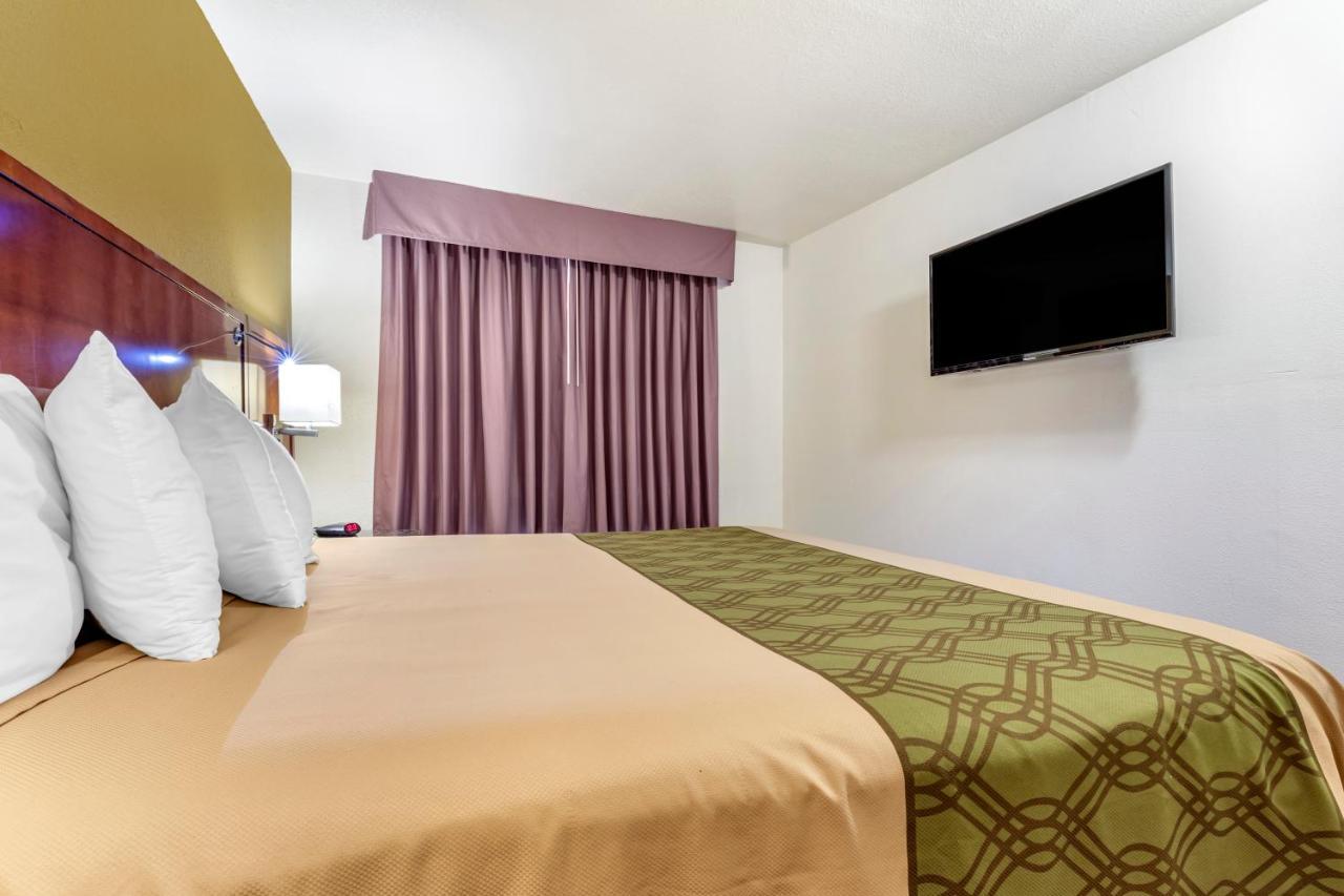 Rose City Inn & Suites Tyler Extérieur photo
